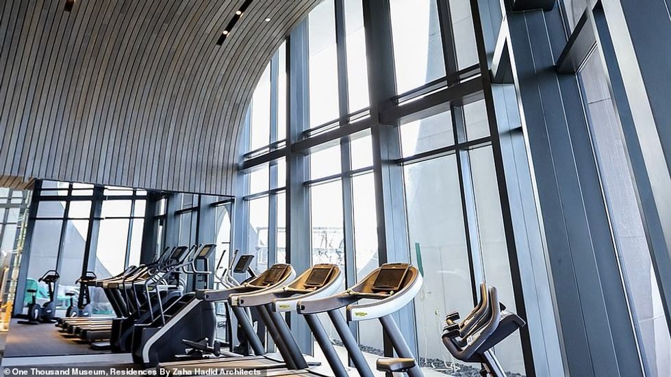 26609352 8169923 Work up a sweat David and Victoria can maintain their youthful l a 118 1585616933804