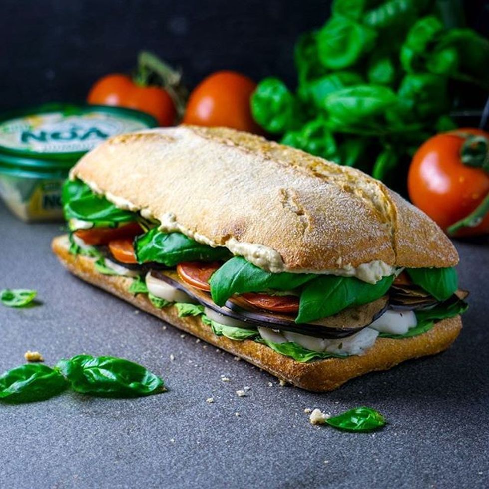 27892867 166520910668716 1819866828311101440 n