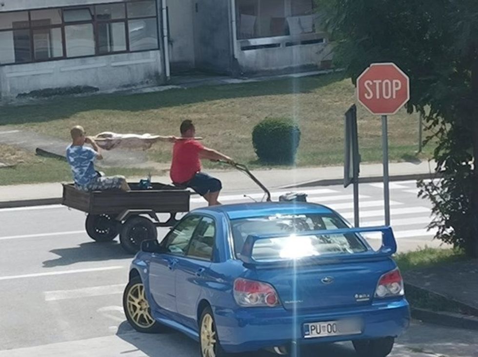 28a2b141 e792 4715 9c1b 3370ca37e271