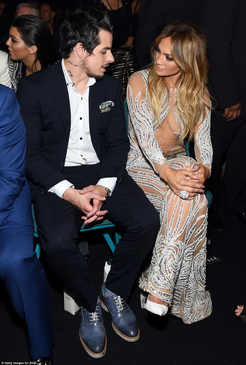 28CDA4ED00000578 3085753 So when s the wedding J Lo shot Smart a loving look as he talked m 162 1431923507330