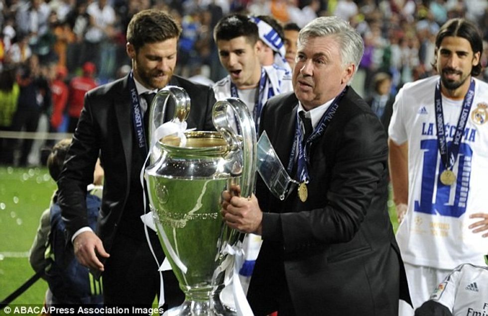 292F50C900000578 3102841 Carlo Ancelotti pictured with the Champions League trophy after a 1 1432978228814
