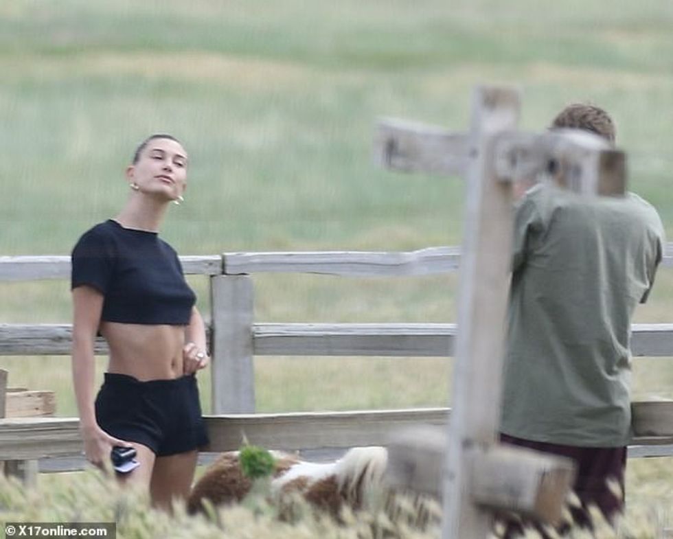 29310252 8395471 Model check Though the popstar quickly turned the camera on his a 6 1591485380911