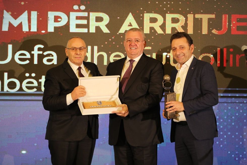 2b212c84 9f6e 43d8 9b60 cec5aabeba50