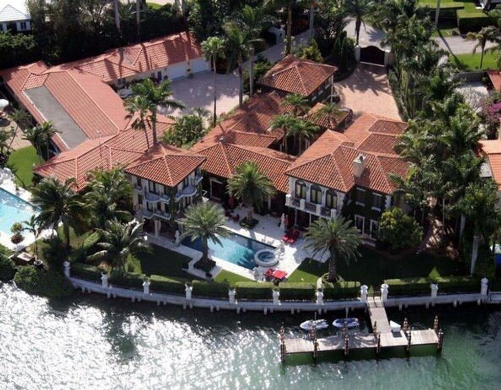 2c02f806bbc24d4f6554918aaf7cee18