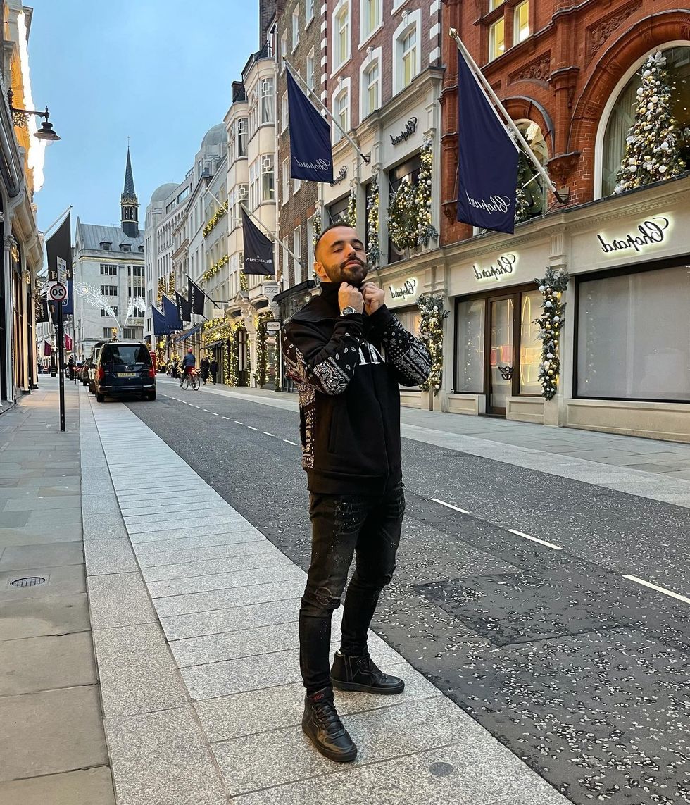 2tonofficial 269996870 606946987120989 3519497558230431862 n