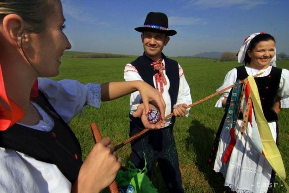 3 11f0d3fba5f5d9e83820789387e46699ad142564