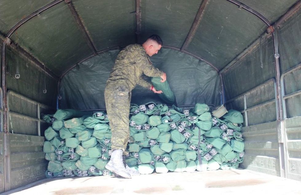 3. FSK ja e ndihmon Shqipërinë me pajisje për strehim
