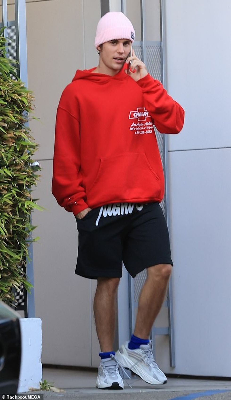 30066314 8461527 Justin Bieber is taking legal action against two Twitter users w m 11 1593123954293