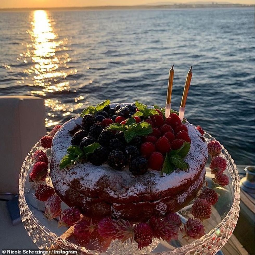 30256424 8477979 Yum Thom pulled out all the stops to ensure his other half had a a 11 1593590826821