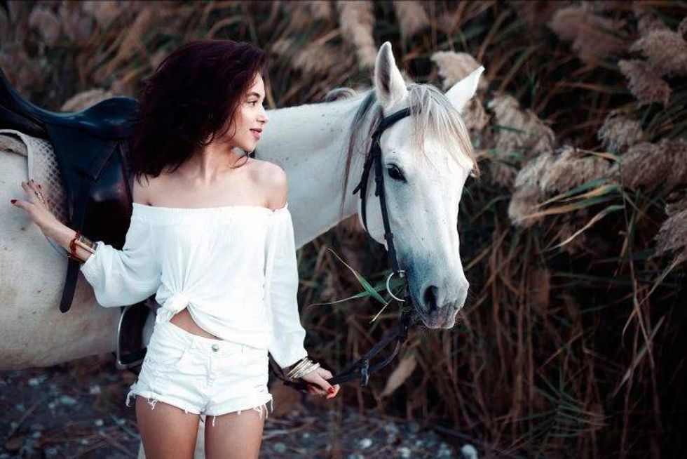302591 animals horse women outdoors model women