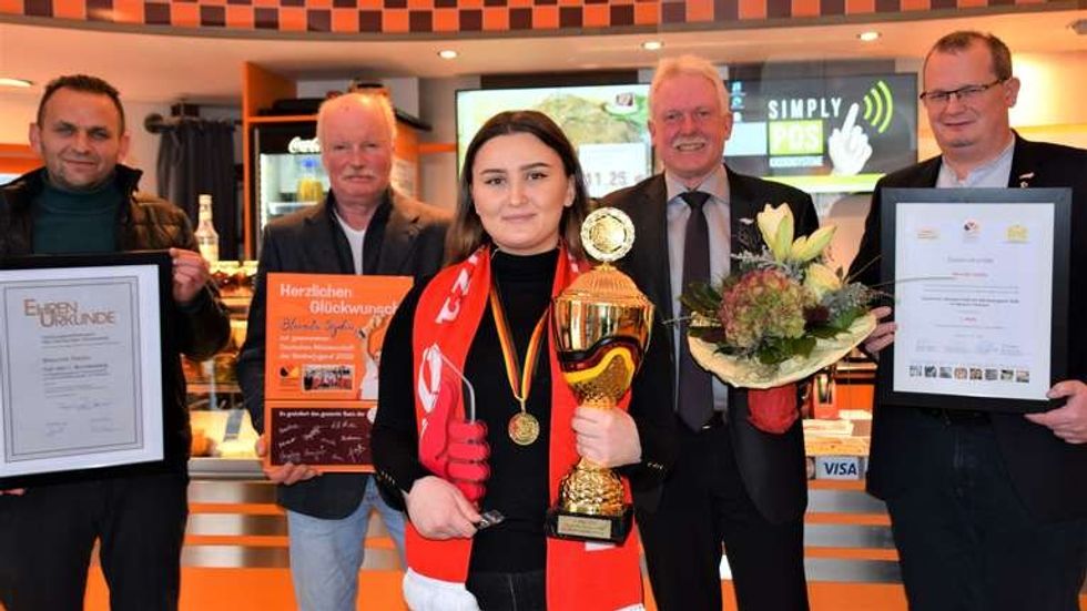 30706323 meisterin baeckerjugend bleonita seidiu marsberg baeckerin 2oqOltSe6e70