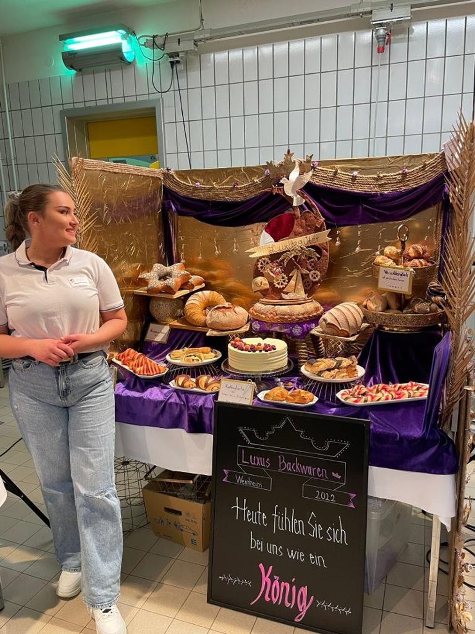 30706342 baeckereifachverkaeuferin bleonita sejdiu deutsche meisterin baeckerjugend marsberg PK73