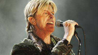 2018/12/DavidBowie-1-e1545511125204.jpg