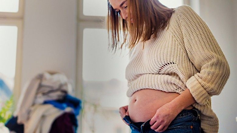 2019/10/Pregnant_woman_getting_dressed-1296x728-header.jpg