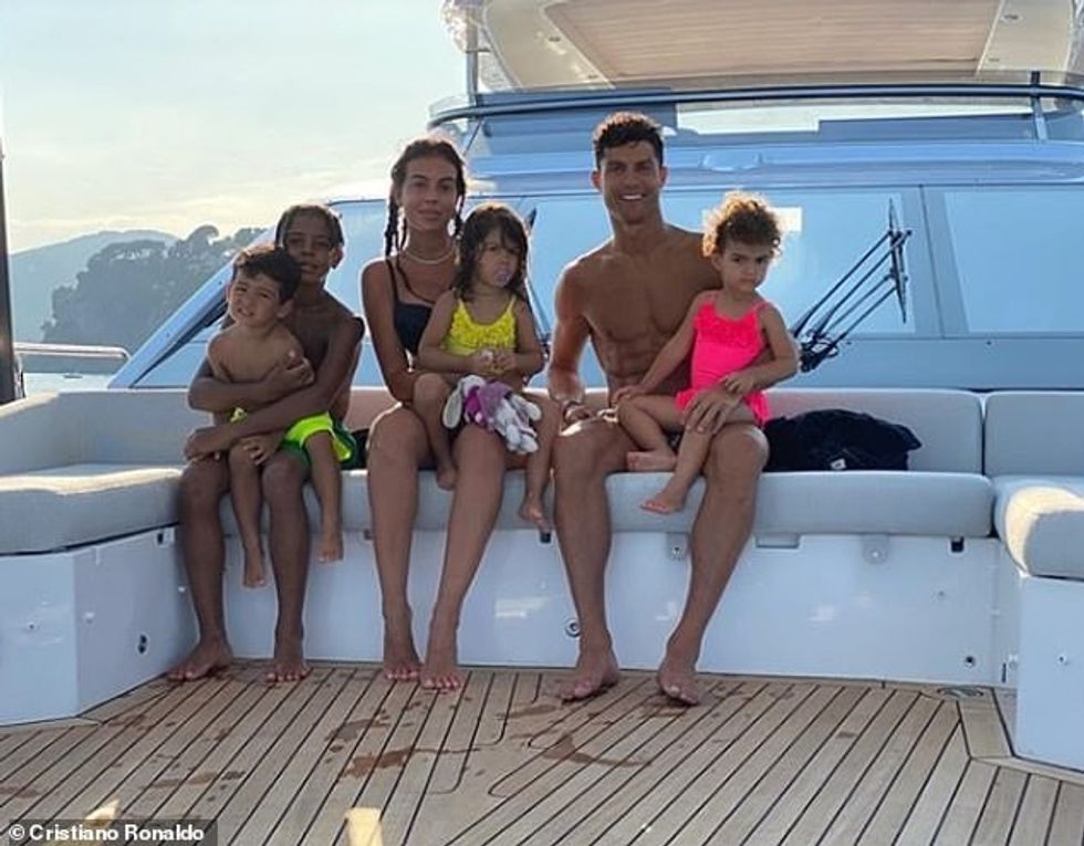 32267550 8654793 Family matters The spent their lavish holiday with their daughte m 60 1598136906161