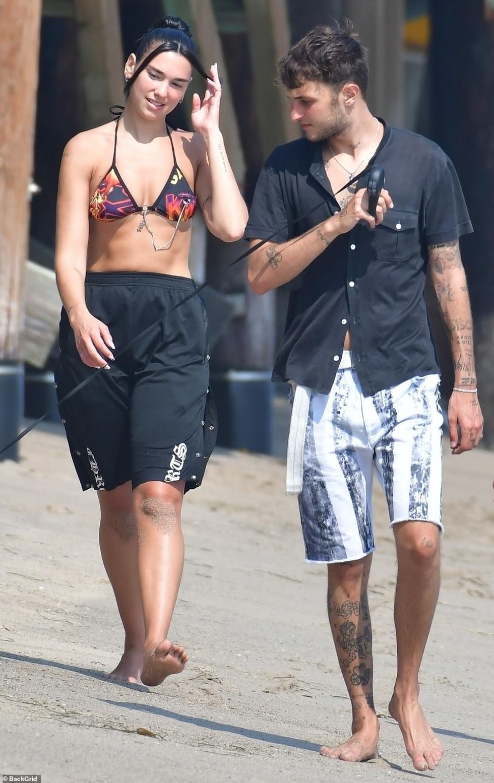 32290372 8656443 Beauty The singer went make up free for their outing showcasing a 334 1598216368726