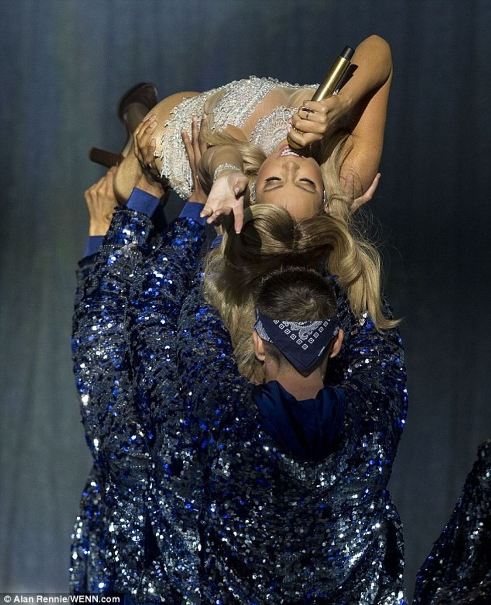 323B008900000578-3494160-image-m-129_1458083980633