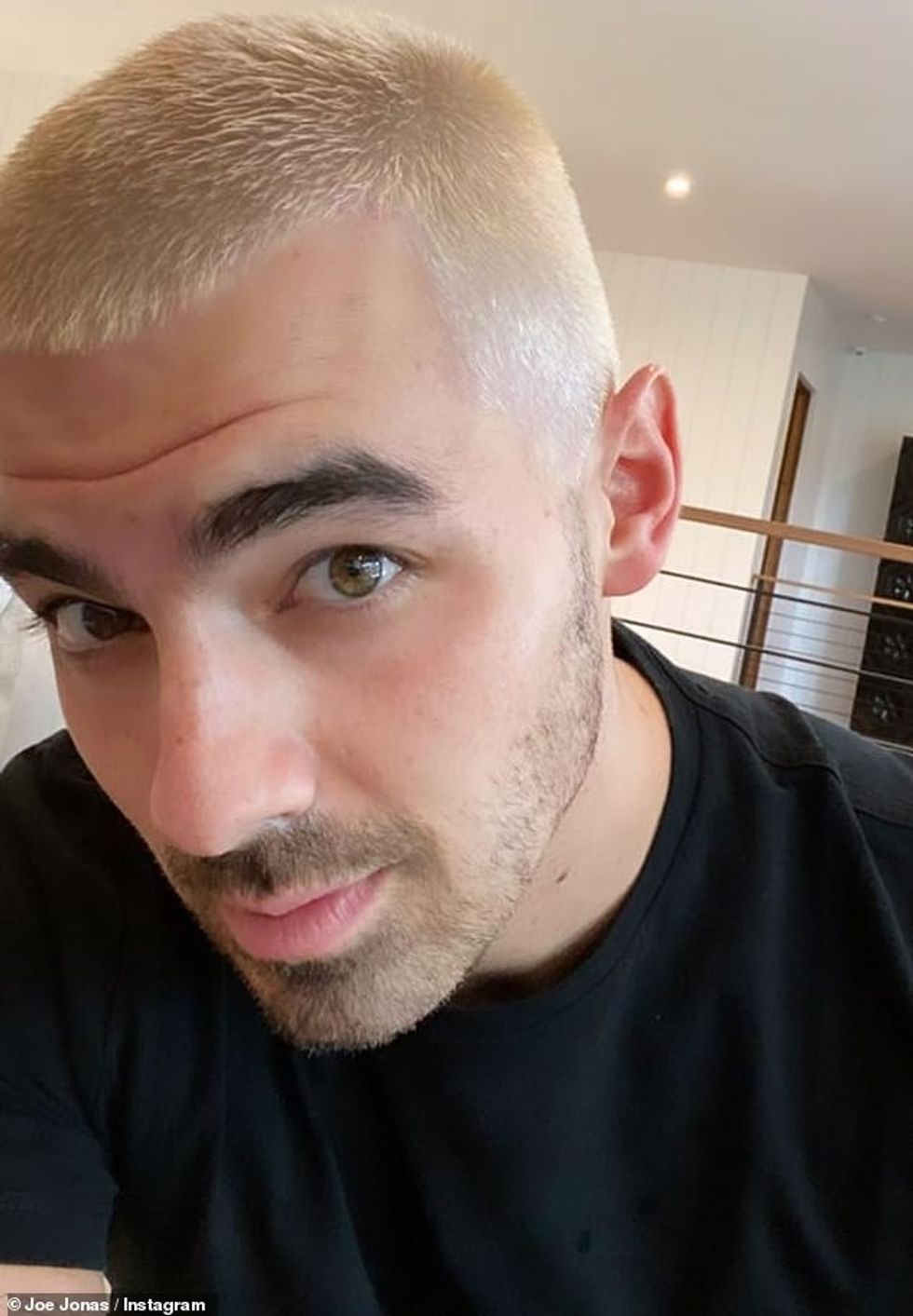 32511112 8674811 What a look When he was glimpsed out this week he was still spor a 14 1598638507926