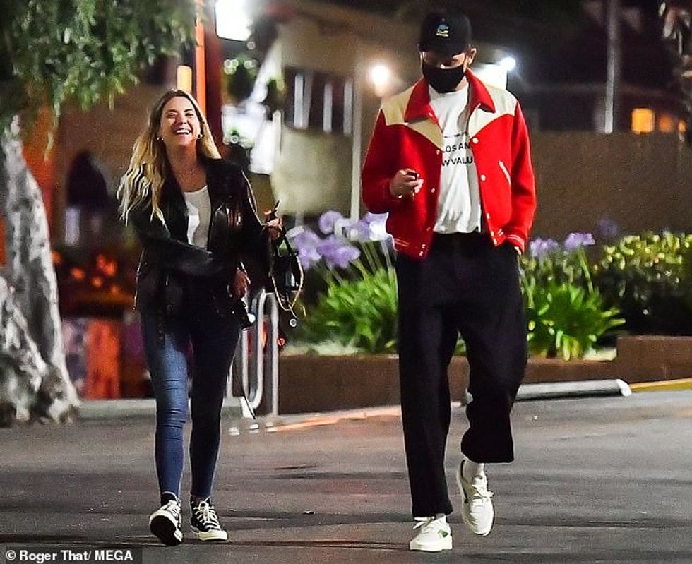 32792524 8699561 Hookup Ashley Benson split with the British model 28 in May this m 16 1599255765936