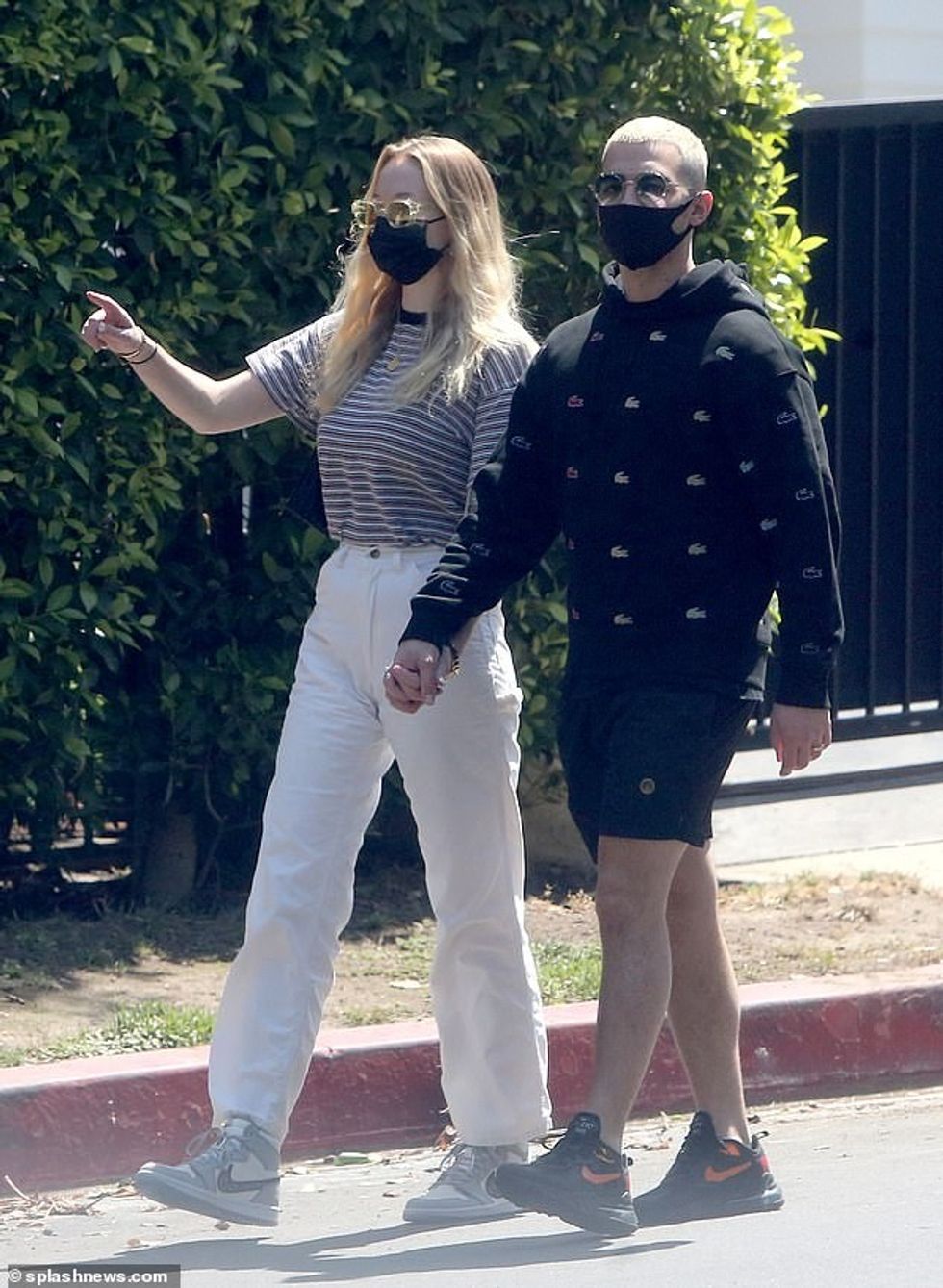 32817388 8701413 Bouncing back As they walked briskly the 24 year old Game of Thr m 76 1599329249913