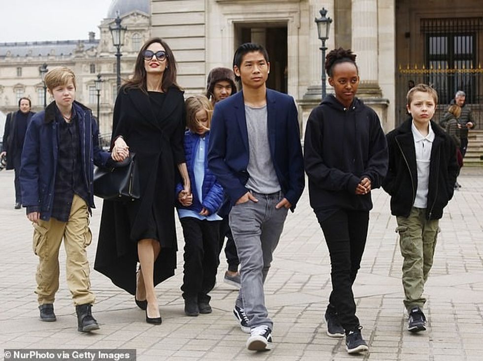 33031954 0 Dispute Brad wants 50 50 joint physical and legal custody of the a 6 1600248411548