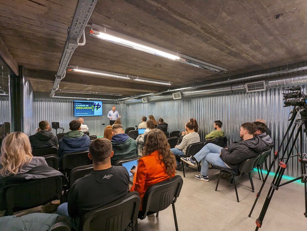 331556558 1199935797579330 5453819128571253104 n