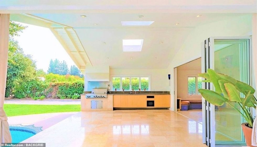 33185772 8733195 image a 306 1600130774923