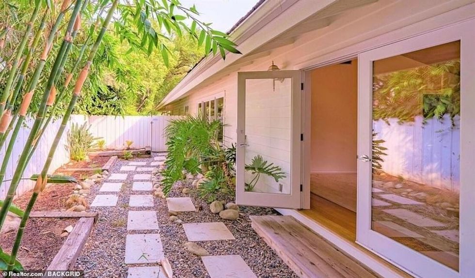 33185774 8733195 image a 299 1600130757344