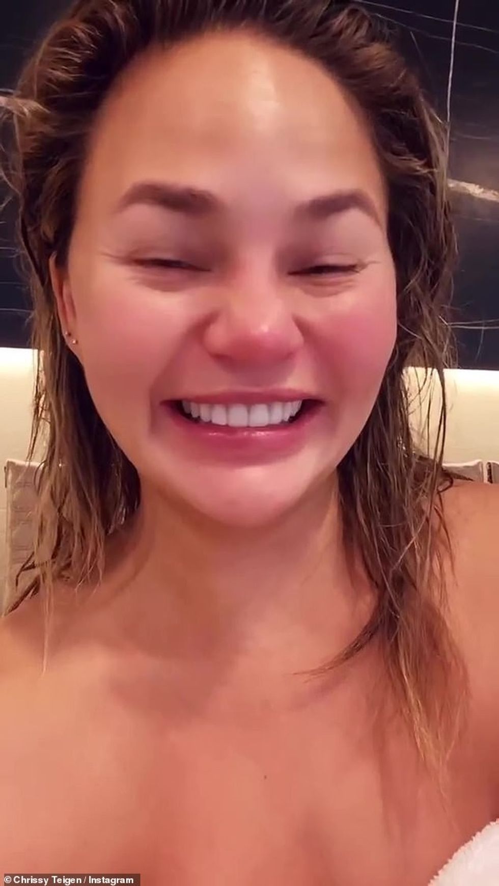 33699898 8779611 Looking good Full glam Just so bored she joked while showing off a 98 1601260896987