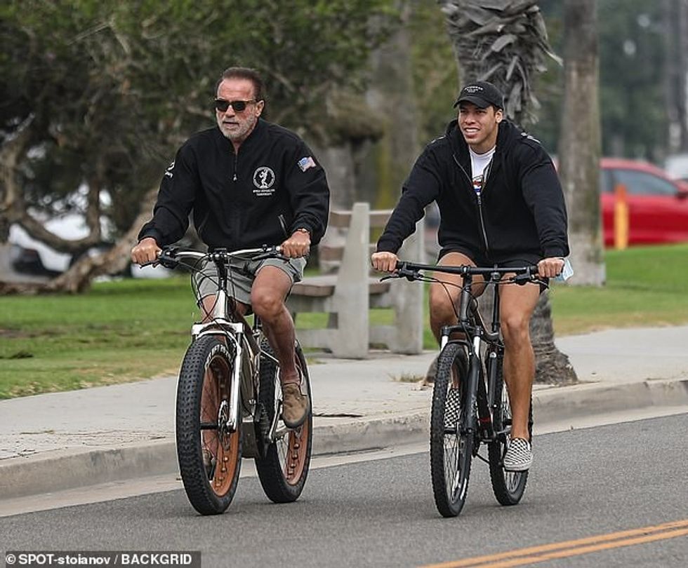 33735742 8782757 Family time Arnold Schwarzenegger enjoyed his near daily bicycle a 154 1601331590903