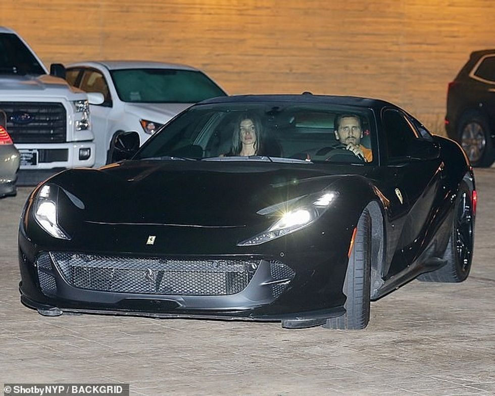 33894600 8797325 Flash Scott and his date were seen arriving at the restaurant in a 11 1601657800014