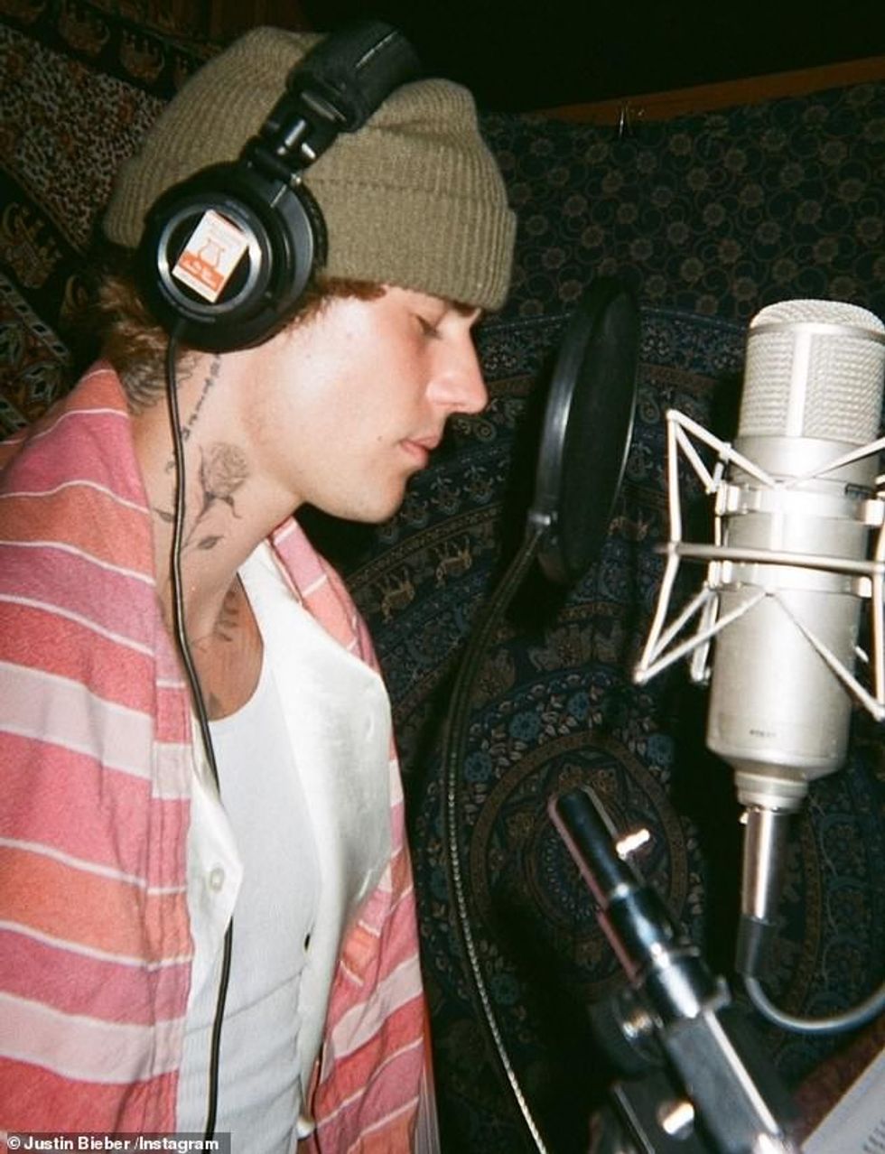 33949444 8802483 Rose for love The 26 year old previously revealed the brand new a 65 1601771253287