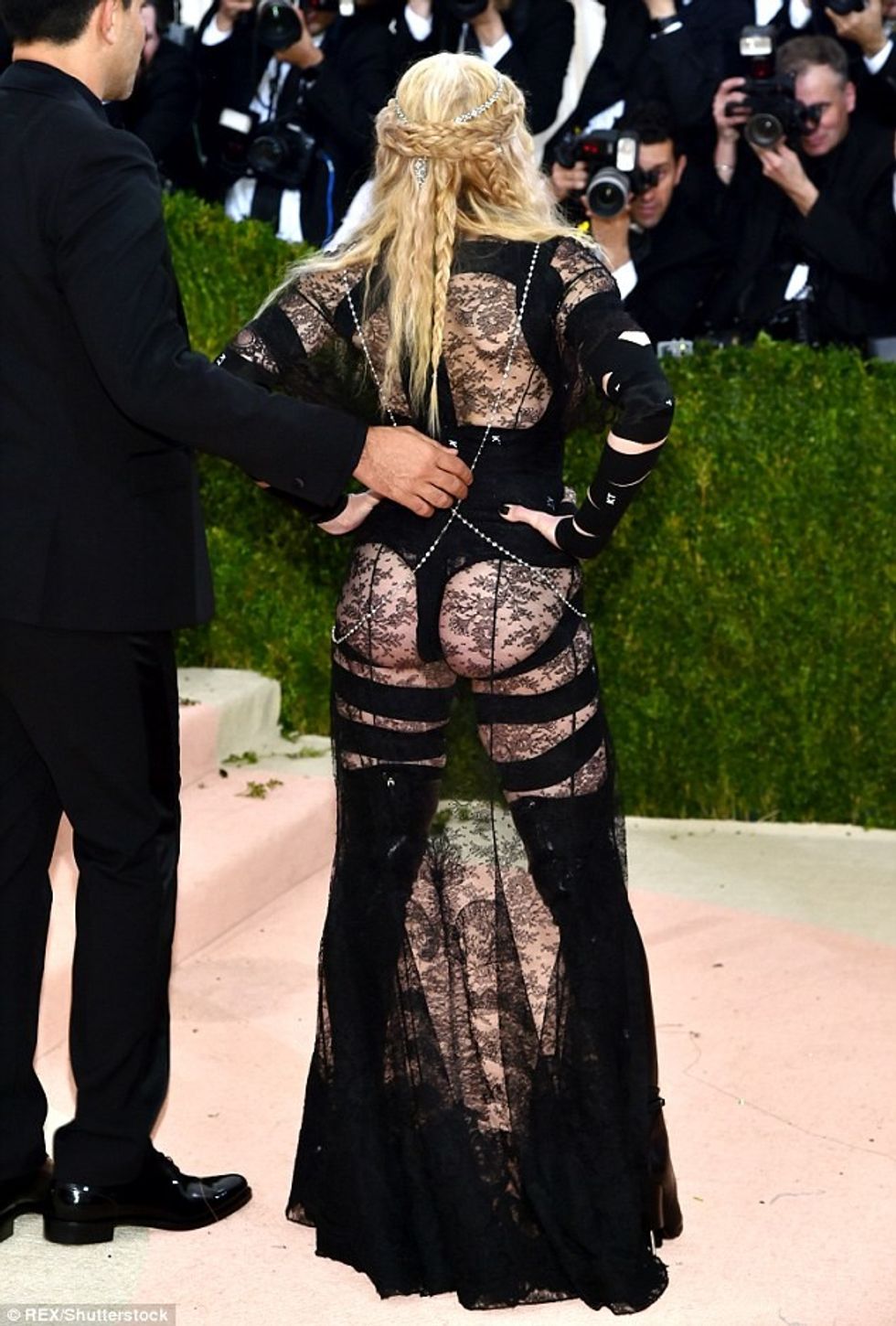 33C268E300000578-0-image-a-26_1462235903909