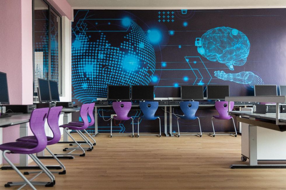 340955215 2099977716866874 644927991092220873 n