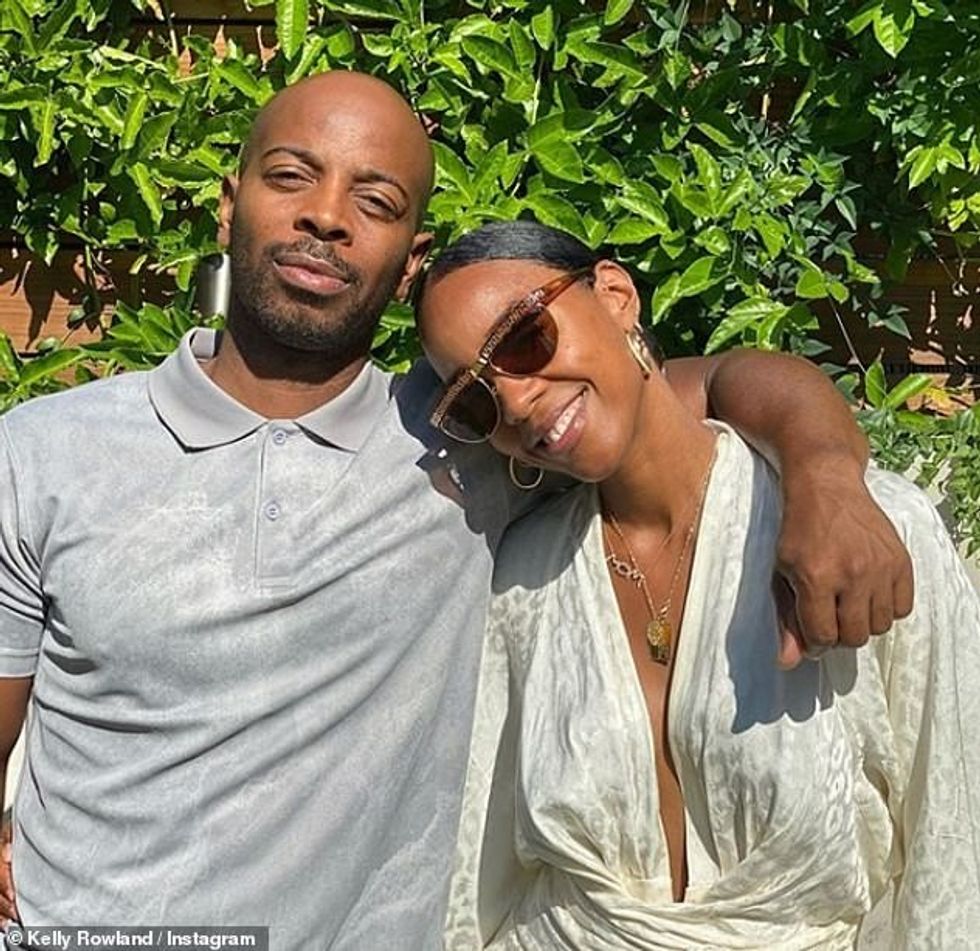 34096558 8814797 Kelly Rowland is pregnant Destiny s Child singer has revealed sh a 91 1602075161433