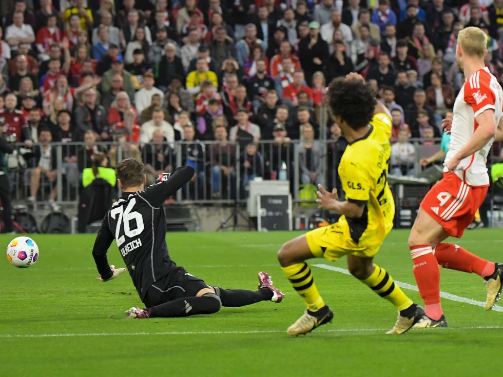 34112251 torschuetze gegen bayern karim adeyemi mi fuer borussia dortmund 2vMyiHvHk7e9
