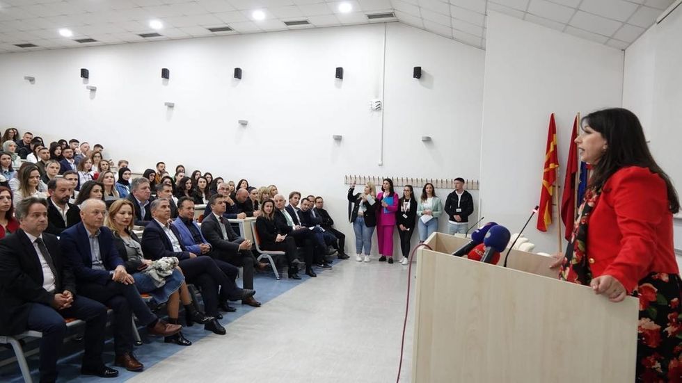 345452678 143092335327369 978652562687834033 n