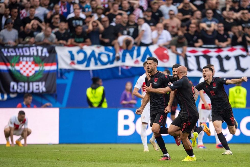 34909169 stand gegen kroatien im mittelpunkt klaus gjasula QeBG