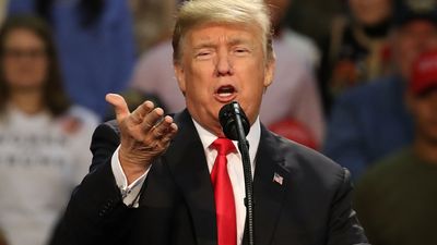 2018/02/donald-trump-roy-moore-rally.jpg