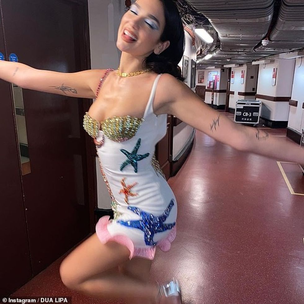 36050296 8982297 image a 27 1606231141236