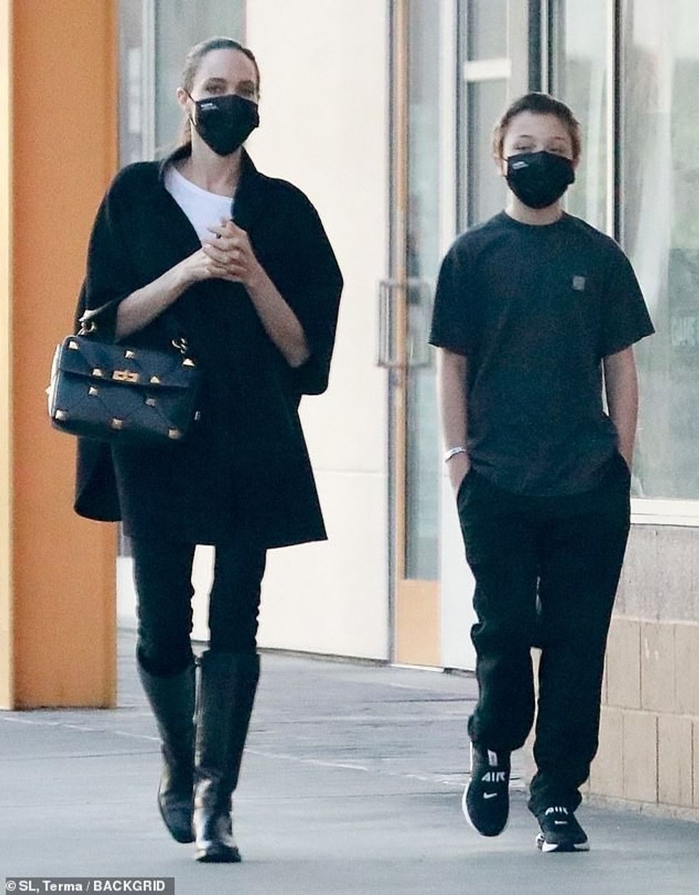 36499996 9022823 Chic The actress 45 put on an exceptionally chic display for her a 167 1607237954515