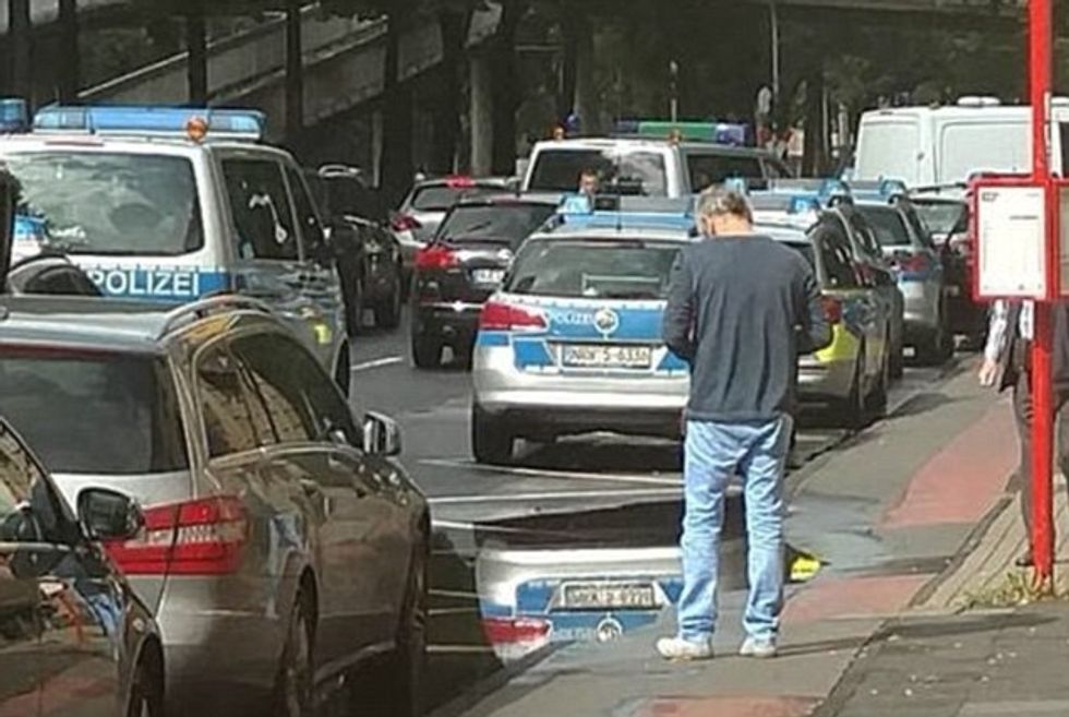 36AC08EA00000578-3712945-image-a-104_1469719648648