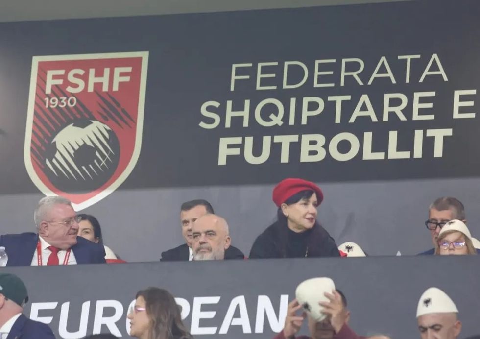 370195093 305298785554445 2631055472631419874 n