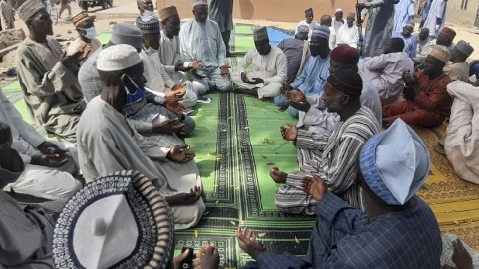 37381220560374cd0e490d241261022 v4 big