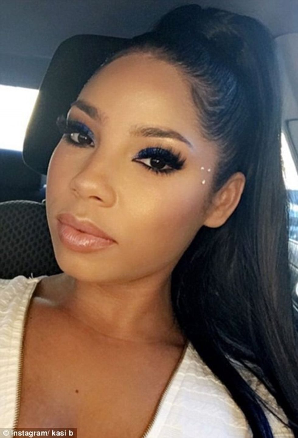 376382B400000578-0-image-m-21_1471594765990