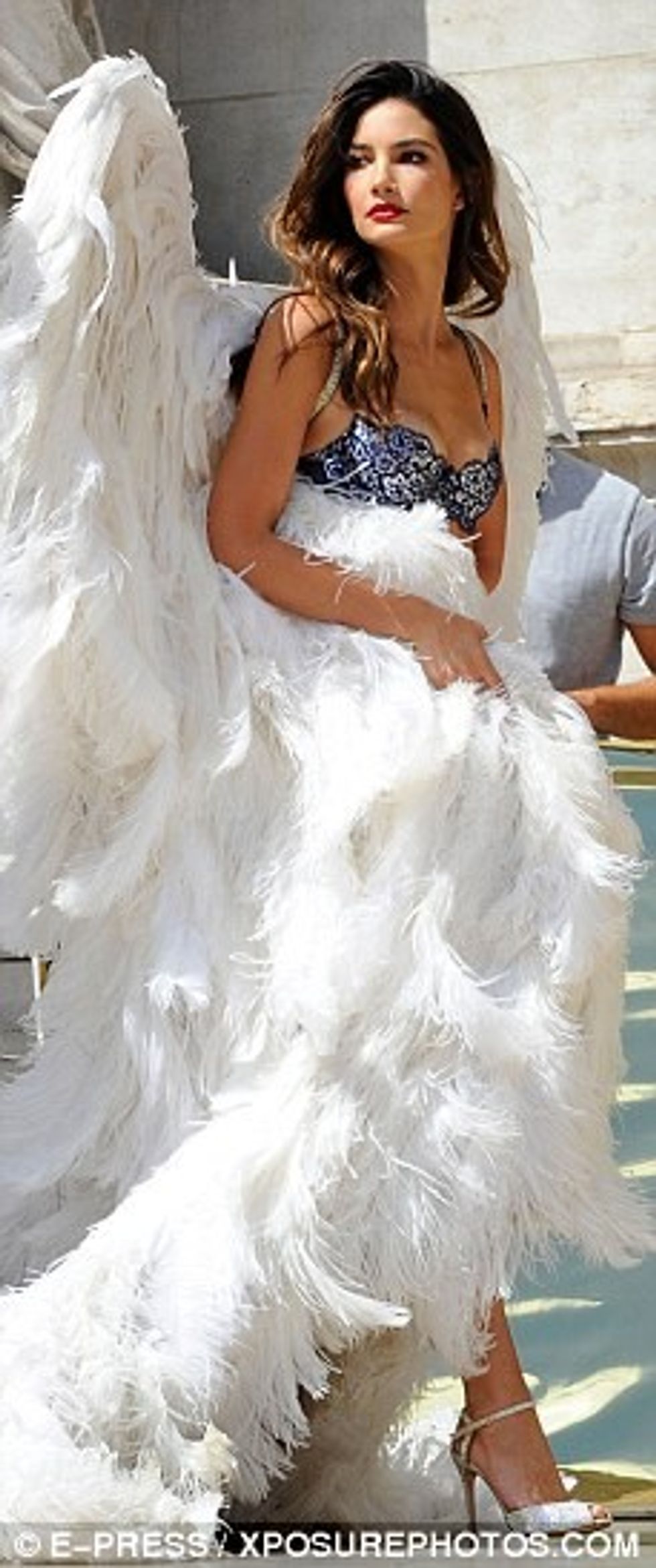 3774B3BF00000578-3751434-image-m-48_1471774716953