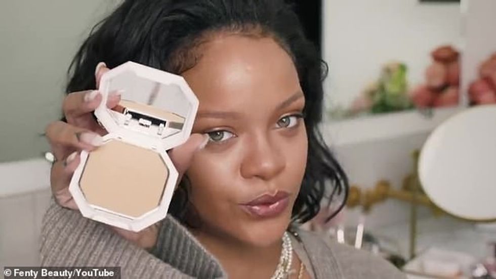 37755974 9125395 Vlog Fenty Beauty s urged its more than 10 5 followers to view R a 12 1610093718183