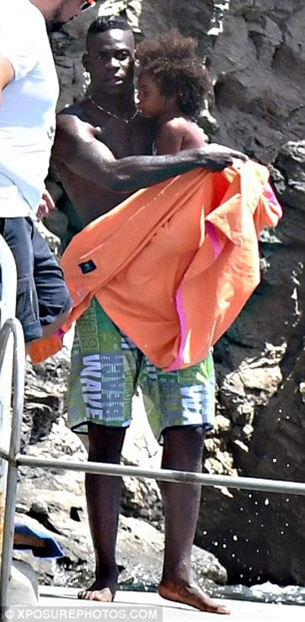 378A737200000578-3756400-image-a-140_1472044310882