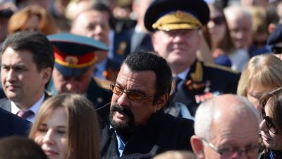 2018/01/StevenSeagal-2.jpg