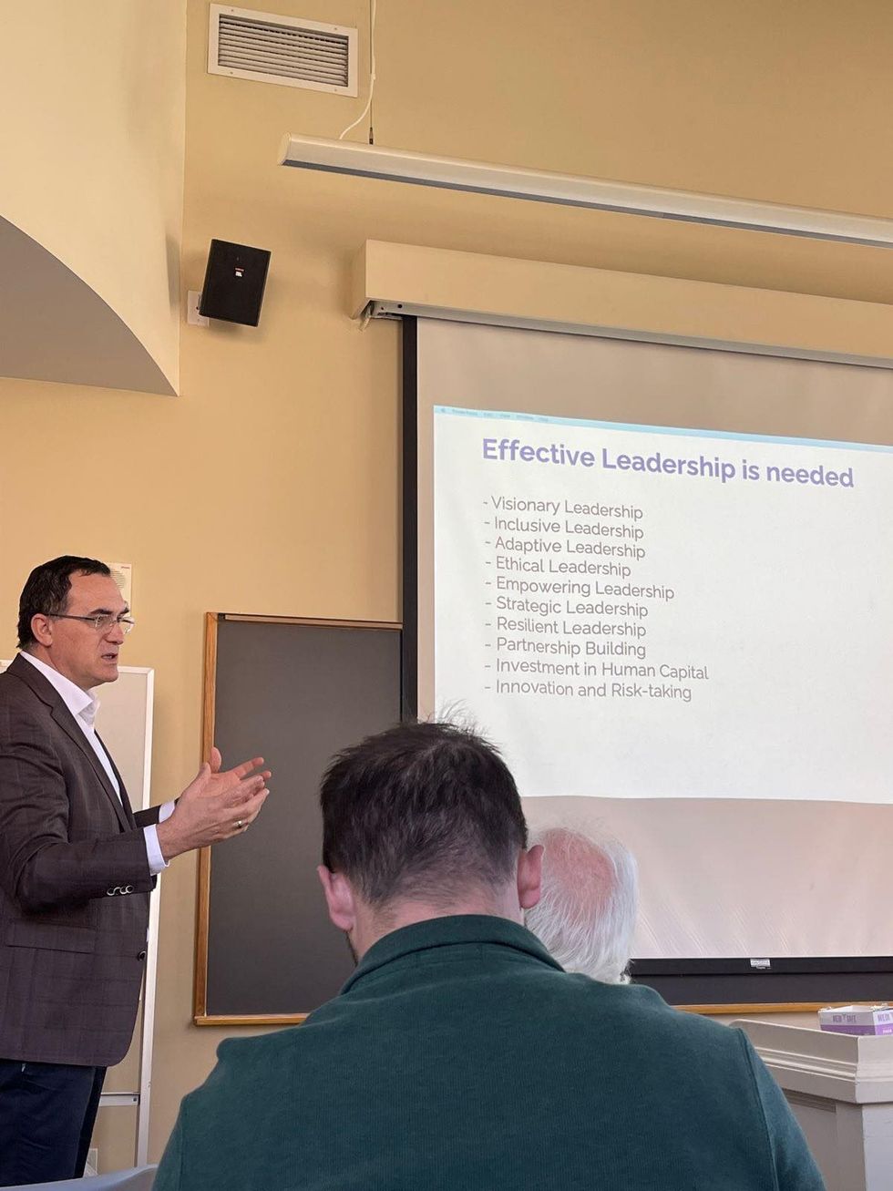 37d34f95 7b93 483b bf00 f995449f78da